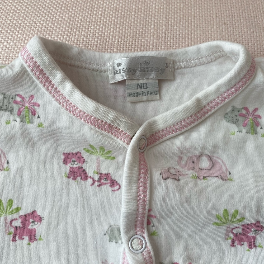 Kissy Kissy newborn onesie - Picture 3 of 7